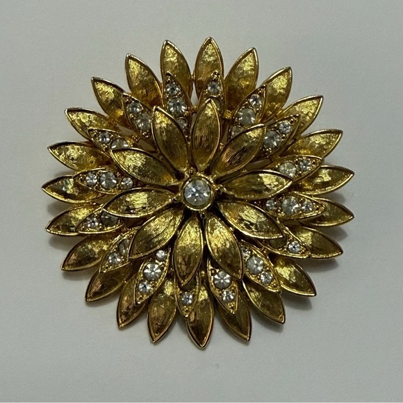 No Brand Jewelry - Vintage Style Flower Petals With Rhinestones Brooch Pin